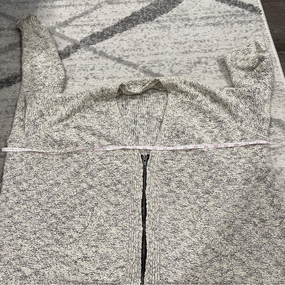 Silence & Noise Heathered Grey Full Zip Sweater - Picture 8 of 9